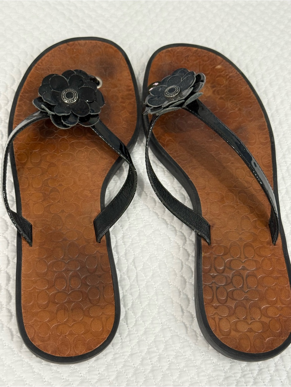 Coach Lindy Vintage Black Patent Leather Flower Thong Sandals Size 5 US